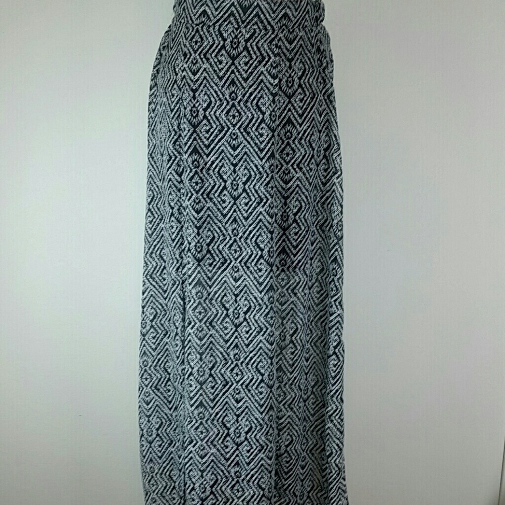 JUST GINGER l Graphic Flowing Maxi Skirt B2